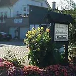 ホテル Landhotel-restaurant Schwalbennest Zierenberg