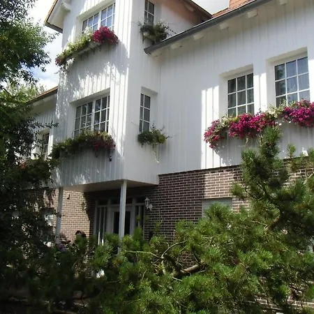 ホテル Landhotel-restaurant Schwalbennest 3*