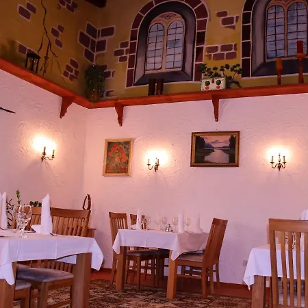 Landhotel-restaurant Schwalbennest ホテル Zierenberg